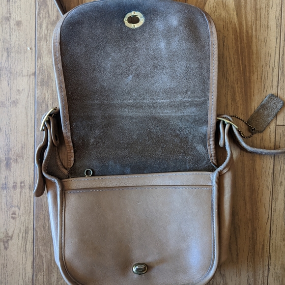 Vintage Coach Small Shoulder Bag №9530 in Putty - Picture 6 of 10